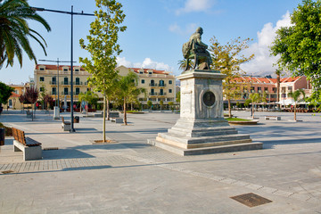 Fußgängerzone in Argostoli auf der Insel Kefalonia in Griechenland