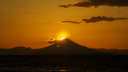 Naklejka premium ダイヤモンド富士