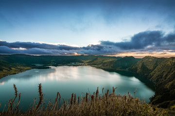 Lac sur l'ile Sao Miguel - Acores - Portugal