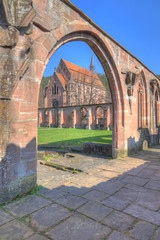 Fototapeta na wymiar arch of a monastery ruin