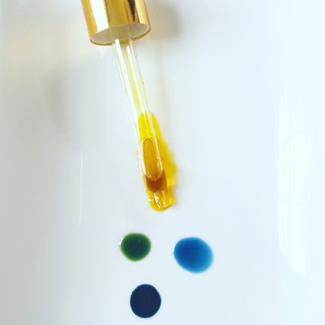 Blue Essential Oils with Azulene and Dropper