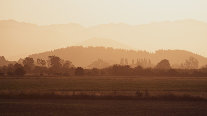 Fototapeta premium orange dawn in kaikoura new zealand