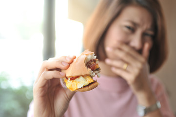 Women don't like the taste of Junk Food,Junk food is harmful to health,Selective focus