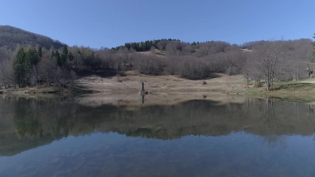 panoramiche da Drone in 4k del lago del Ventasso Reggio Emilia