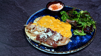 Beef janbon, chedar cheese, onion and fresh salad