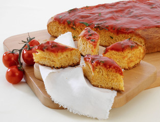 Torta salata con pomodoro
