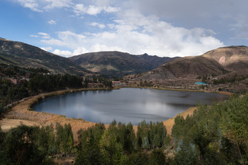 Fototapeta na wymiar lagoon with mountains around it