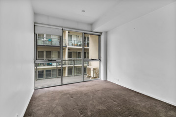 Empty and unfurnished brand new apartment