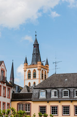 Trier, St. Gangolf, Kirche, Marktkirche, Zunftkirche, Hauptmarkt, Markt, Marktplatz, Marktkreuz, Turm,  Stadt, Altstadt, Altstadthäuser, Mosel, Fluss, Stadtrundgang, Rheinland-Pfalz, Frühling, Sommer