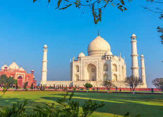 Fototapeta na wymiar Taj Mahal and the blue sky, beautiful view, India