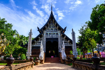 Fototapeta premium Landmark Wat Lok Moli Temple (Wat Lok Moli) - a popular tourist destination Buddhist temples in Chiang Mai, Thailand