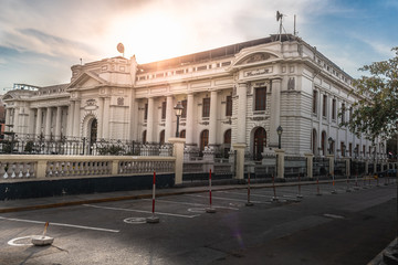 Fototapeta premium backlit building
