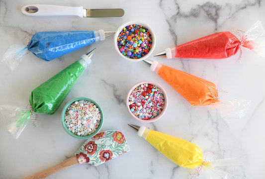 Rainbow sugar cookie decoarting