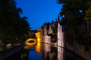Fototapeta na wymiar Beautiful medieval city of Bruges in Belgium (Europe). Full of bridges and water channels, surrounded by fantastic buildings.