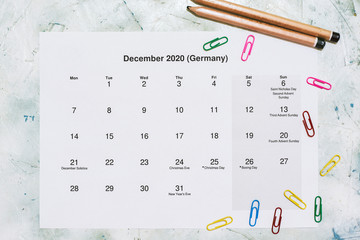 Monatskalender Dezember 2020. Translation: Monthly December 2020 calendar