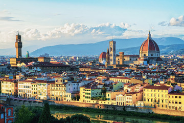 Fototapeta na wymiar Cityscape and Santa Maria del Fiore in Florence