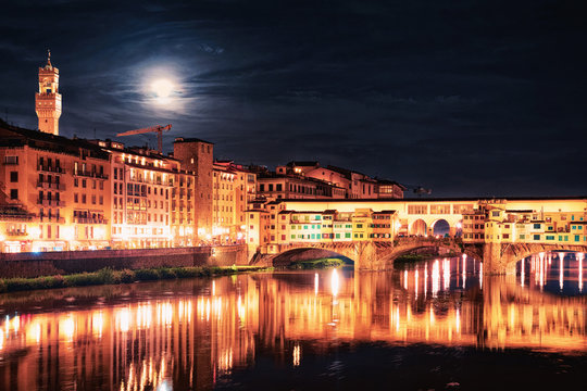 Ponte Vecchio bridge at Florence night