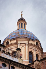 Fototapeta na wymiar Dome of Sant Andrea Basilica in Mantua
