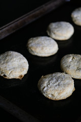 American Biscuits, Close Up