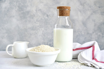 Obraz na płótnie Canvas Organic non dairy rice milk.