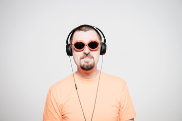 Obraz na płótnie Canvas Man with headphones
