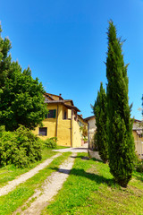 Fototapeta na wymiar Beautiful country house with park in Tuscany. Italy.