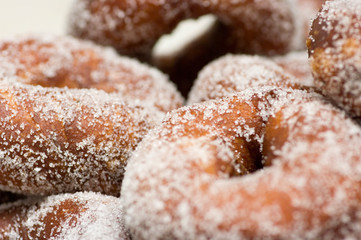 donuts with powdered sugar