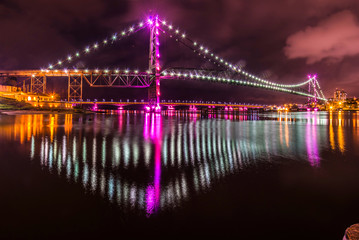Fototapeta na wymiar Hercílio Luz Bridge in Florianópolis