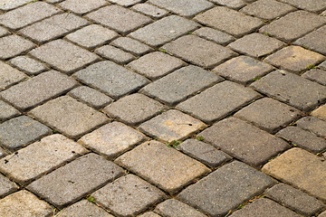 two-tone cobblestones