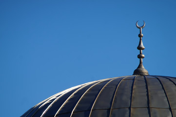 Fototapeta na wymiar Kuppel der Fatih-Moschee in Mülheim an der Ruhr