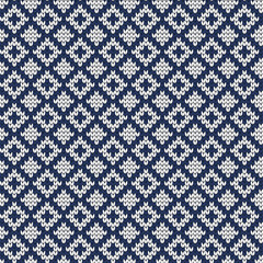 Knitted small geometric seamless pattern