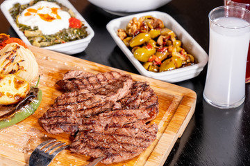 steak menü an raki stock photo