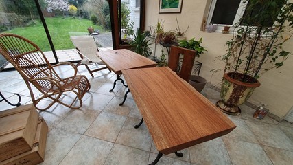 veranda table bois massif exotique rotin design tendance