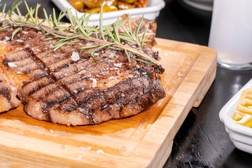 steak menü next to it raki