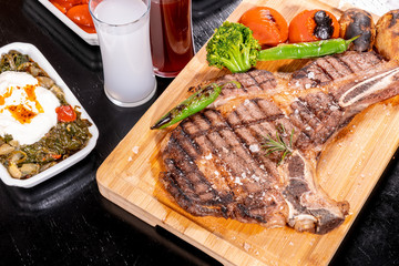steak menü next to it raki
