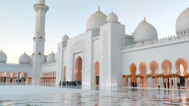 Abu Dhabi Sheik Zayed Mosque | Beautiful islamic architecture | The mosque is located in the capital city of the United Arab Emirates | Tourist attraction
