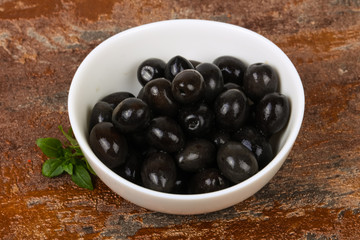 Black olives in the bowl