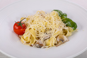 Italian pasta Linguini with mushroom