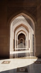 Obraz premium Bogengang in der Sultan Qaboos Moschee