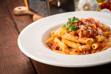 Piatto di pasta con ragu alla bolognese, Cucina Italiana