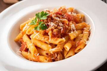 Piatto di pasta con ragu alla bolognese, Cucina Italiana