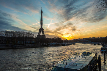 Eiffel tower from the promenade of the Seine.