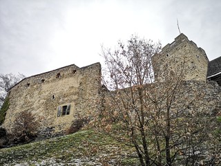 Ruine Gösting Graz mit Jungfernsprung und Cholerakapelle