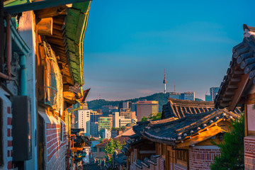 Fototapeta na wymiar Bukchon Hanok Village in Seoul, South Korea.