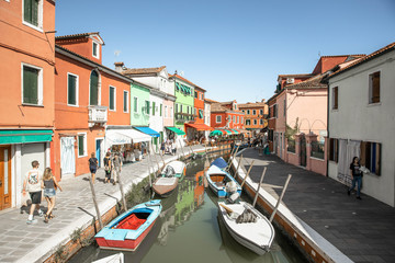 Fototapeta na wymiar Colorful little Italian city and canals Burano