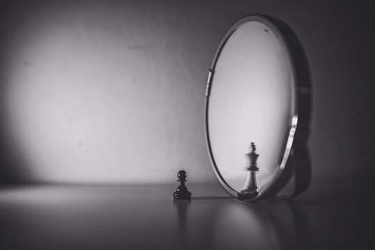 Chess Queen Reflection Mirror HD Mirror Wallpapers