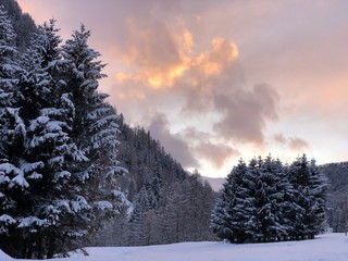 montagna neve tramonto paesaggio 