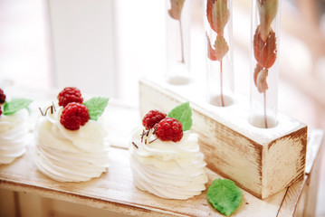 strawberry cake, cupcakes