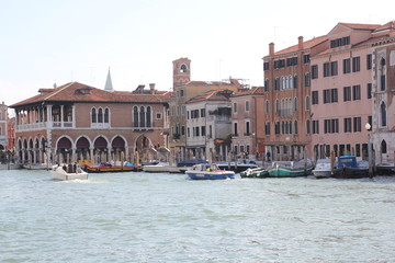 Venice by your side. Venice is quintessentially Italian, but in others, it’s a world apart and the Venetians like it that way. This island city has always kept mainland Italy at arm’s length.