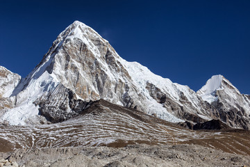 himalaia mountains in winter 